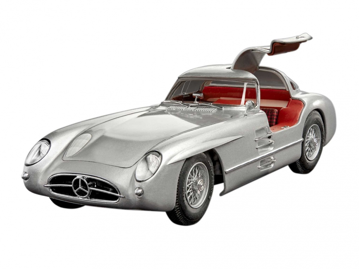 KIT PARA MONTAR REVELL MERCEDES-BENZ 300 SLR UHLENHAUT COUPÉ 1/24